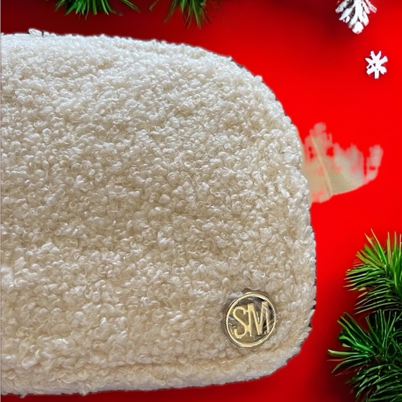 Steve Madden Sherpa Waist Bag - Picture 3 of 5